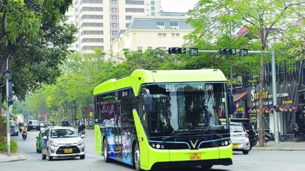 Hanoi accelerates transition to green-powered buses