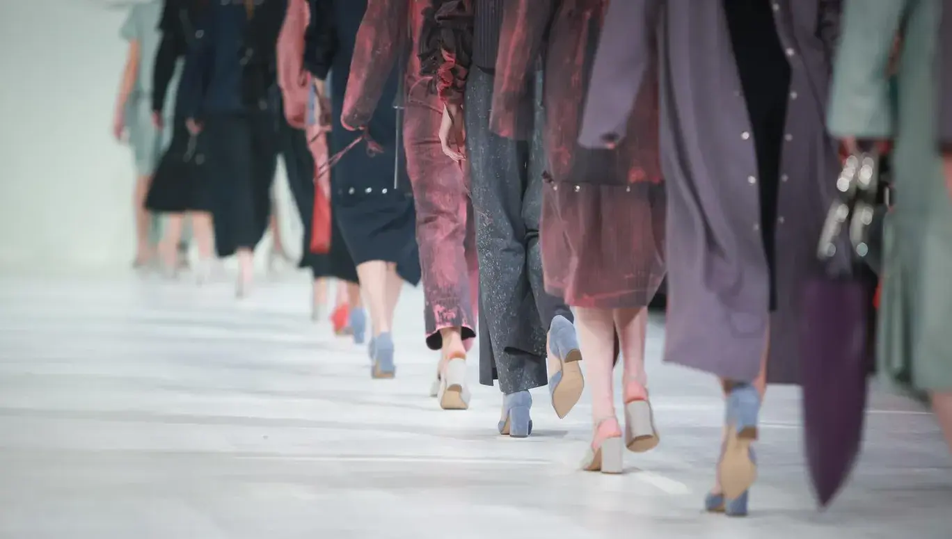  Sản phẩm và vật liệu không bị 'loại bỏ' sau sử dụng mà tiếp tục được tái dùng, tái chế và quay trở lại chu trình giá trị.