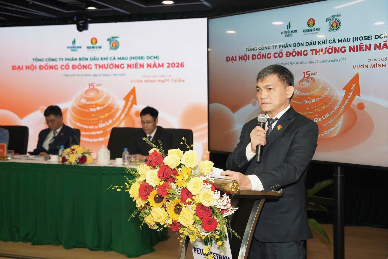 Tổng Giám Đốc - ông Văn Tiến Thanh phát biểu tại đại hội. Ảnh: PVCFC.