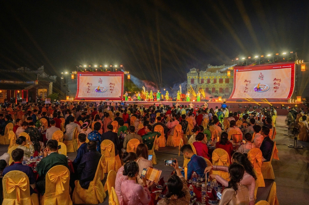 Chương trình “Dạ yến Hoàng cung” với quy mô 600 khách vừa được tổ chức tại khu vực nền Cung Khôn Thái, Đại Nội Huế.
