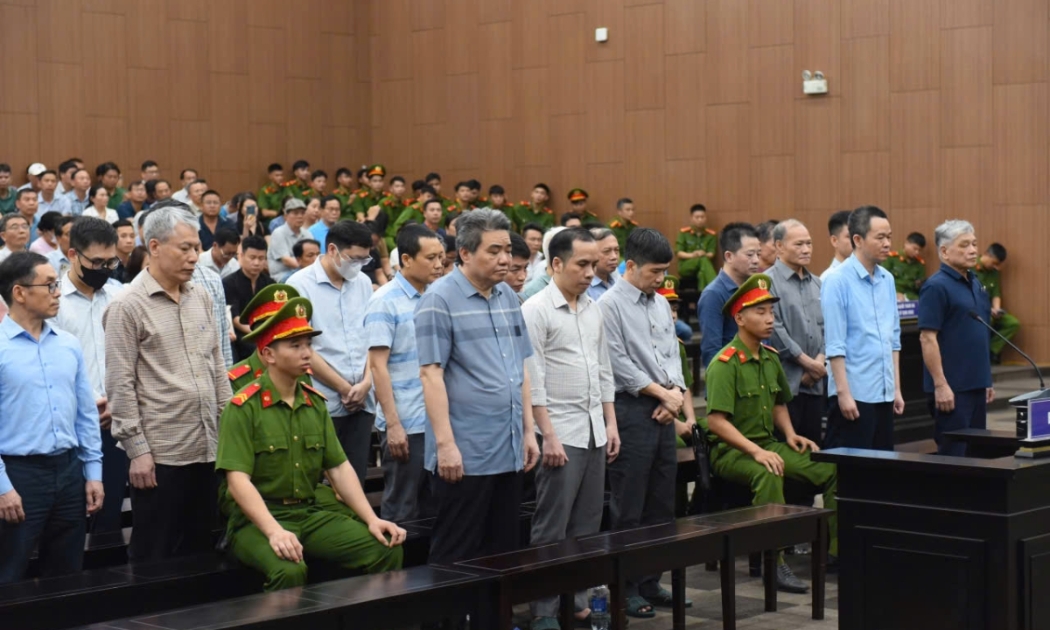 Các bị cáo tại phiên tòa sơ thẩm.