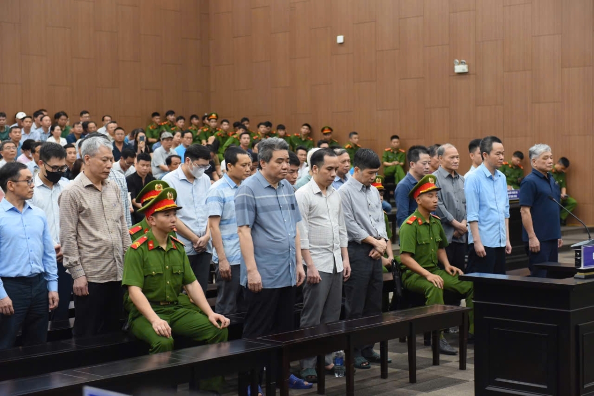 Các bị cáo tại phiên tòa sơ thẩm.