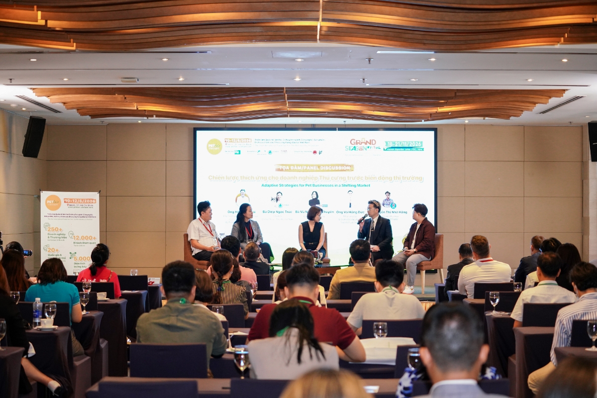 Các diễn giả thảo luận tại tọa đàm