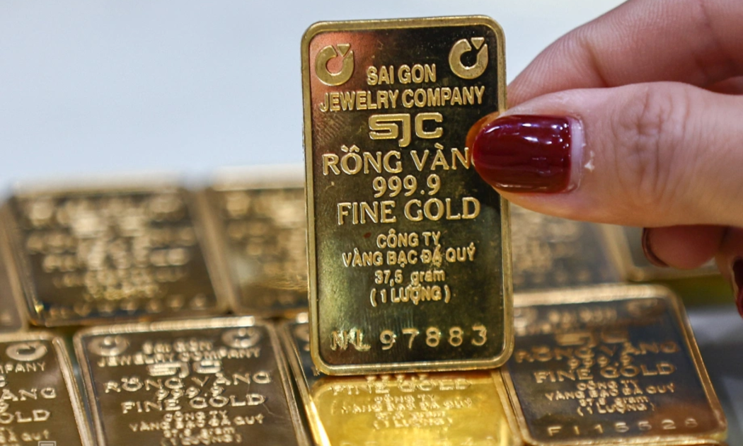 Gía vàng trong nước sụt mạnh sau 2 phiên giằng co