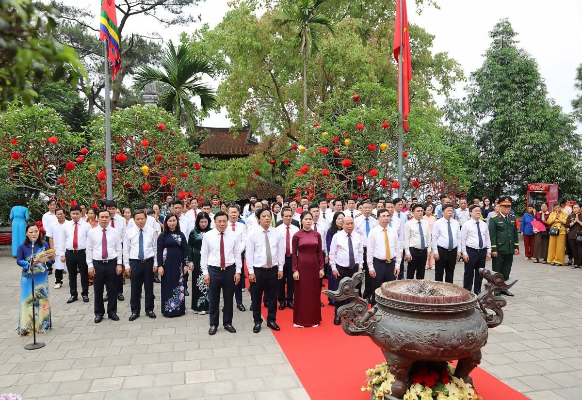 Tưởng niệm Tổ mẫu Âu Cơ.