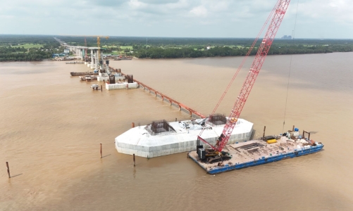 Cần Thơ: Tháo gỡ “điểm nghẽn” vật liệu và mặt bằng, tăng tốc thi công cầu Đại Ngãi