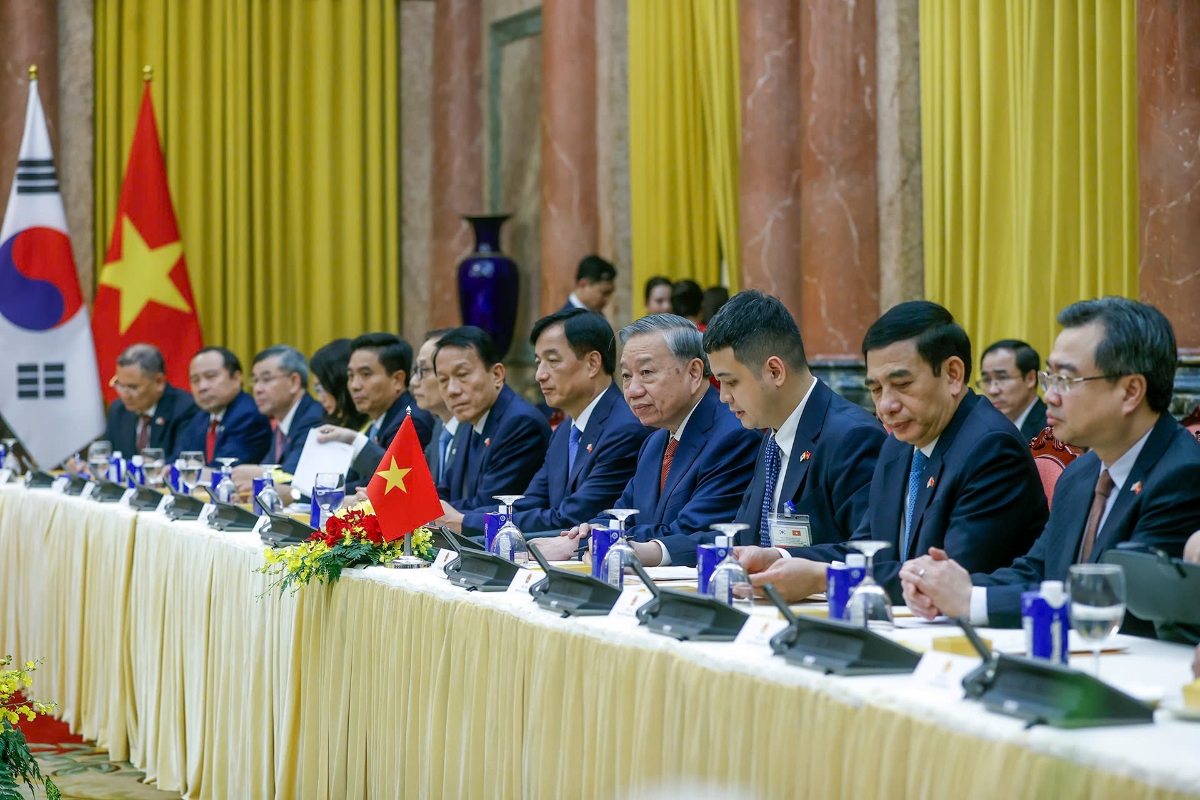 Sau lễ đón, Tổng Bí thư, Chủ tịch nước Tô Lâm và Tổng thống Hàn Quốc Lee Jae Myung tiến hành hội đàm. Ảnh: Việt Dũng.