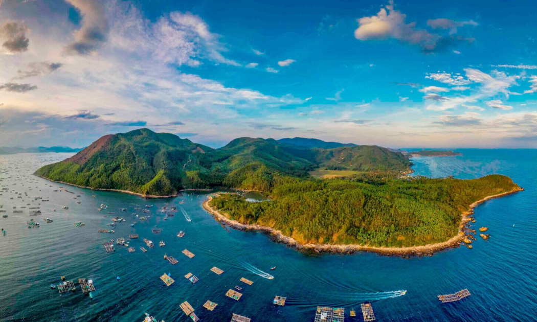 Gắn bảo tồn với phát triển kinh tế biển bền vững