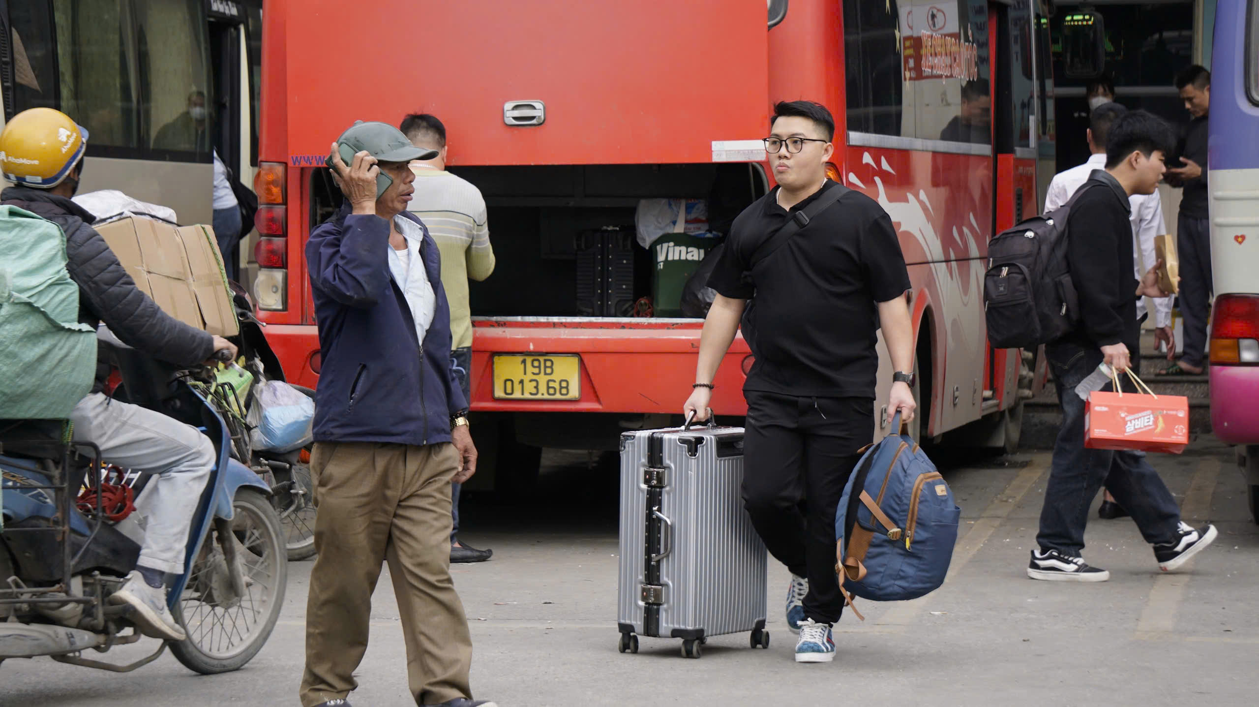 Áp lực xăng dầu tăng cao: Doanh nghiệp vận tải “gồng mình” giữ giá, xoay xở trong dịp cao điểm lễ