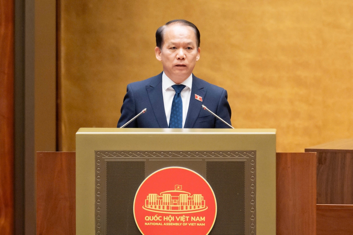 Bộ trưởng Bộ Tư pháp Hoàng Thanh Tùng trình bày Báo cáo về việc tiếp thu, giải trình và chỉnh lý dự thảo Luật Thủ đô (sửa đổi). Ảnh: Quốc hội.