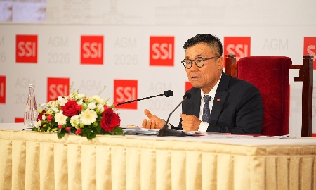 Ông Nguyễn Duy Hưng, Chủ tịch Hội đồng quản trị SSI trả lời chất vấn của các cổ đông, chiều 23/4.
