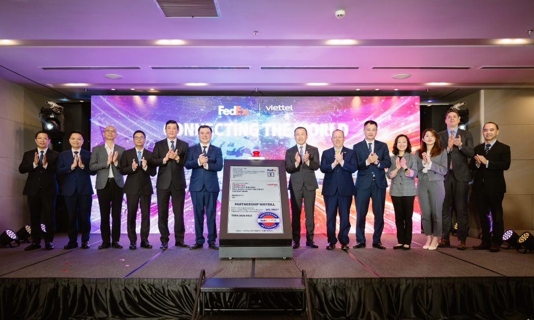 Lễ công bố thiết lập mối quan hệ hợp tác chiến lược tại Việt Nam giữa FedEx và Viettel Post.