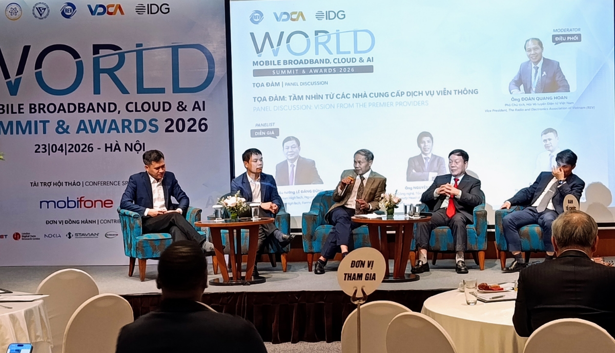 Các chuyên gia chia sẻ tại Hội thảo