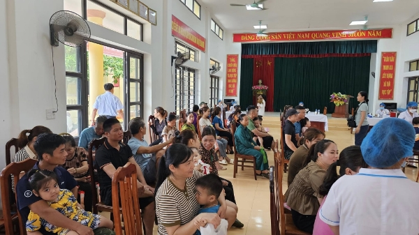 Chính sách hỗ trợ sinh con: Nên gắn với lương cơ sở, lương tối thiểu vùng