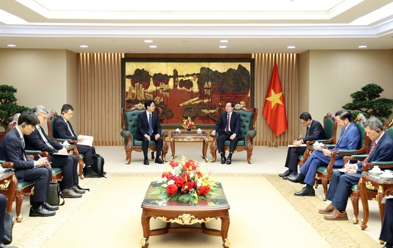 S Korea’s Deputy PM eyes AI, semiconductor cooperation with Vietnam