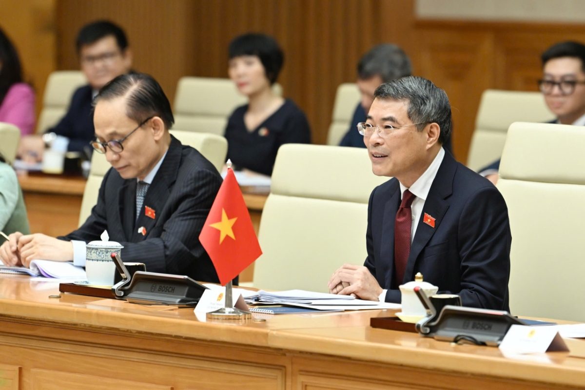 Thủ tướng Lê Minh Hưng chúc mừng những thành tựu quan trọng mà Chính phủ và nhân dân Hàn Quốc đã đạt được trong thời gian qua dưới sự lãnh đạo của Tổng thống Lee Jae Myung, Thủ tướng Lê Minh Hưng bày tỏ tin tưởng Hàn Quốc sẽ sớm hiện thực hóa Tầm nhìn 