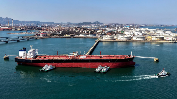 Giá dầu tăng gây thiệt hại cho Mỹ nhiều hơn với Trung Quốc