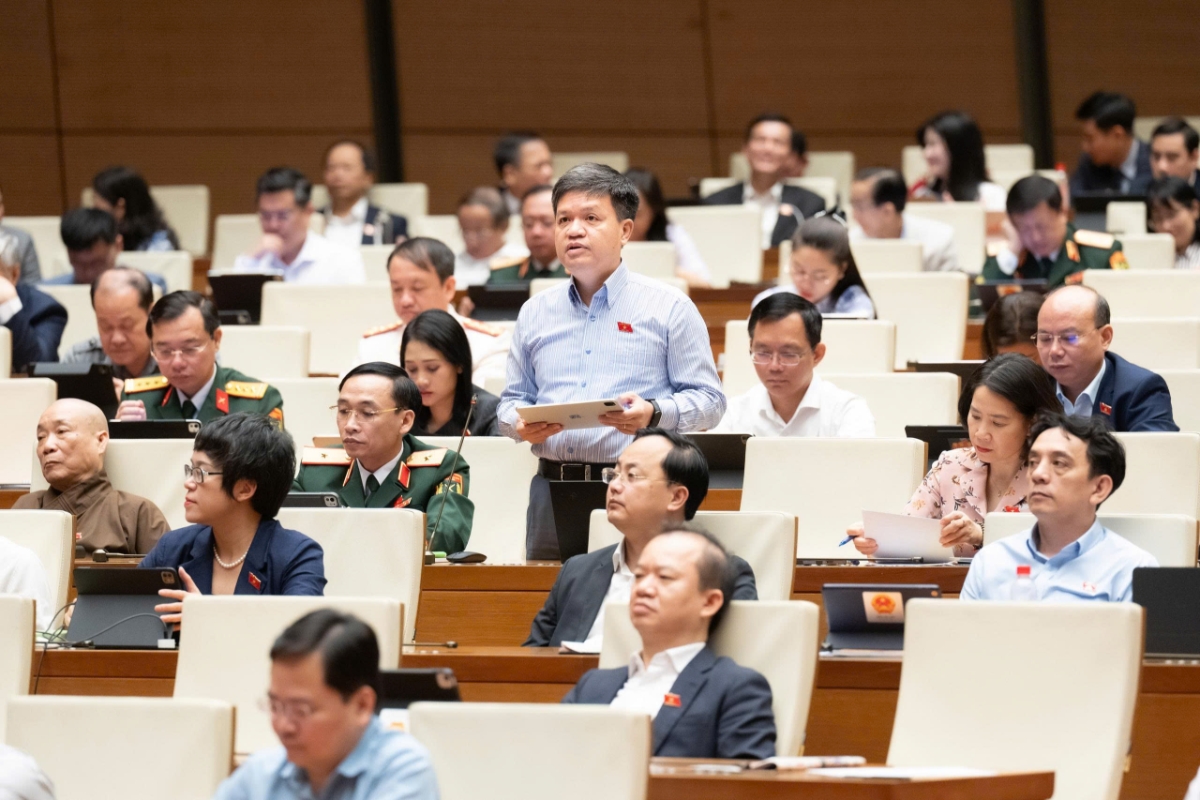 Đại biểu Tạ Đình Thi, Đoàn đại biểu Quốc hội Thành phố Hà Nội, phát biểu. Ảnh: Quốc hội.