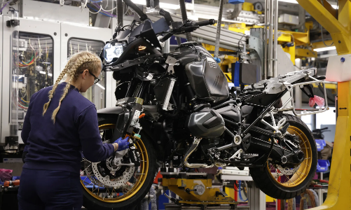 Thuế lao động tăng cao ở các nước giàu