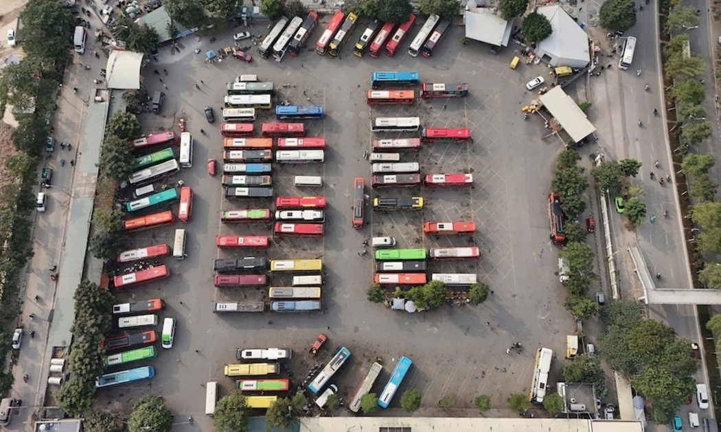 Áp lực giá xăng dầu: Doanh nghiệp vận tải “gồng mình” giữ giá, xoay xở trong dịp cao điểm lễ