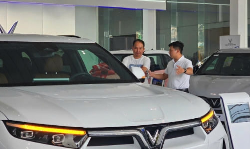 Kéo dài ưu đãi thuế, phí xe điện: Cú hích chính sách và bài toán hạ tầng, thu nhập