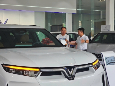 Kéo dài ưu đãi thuế, phí xe điện: Cú hích chính sách và bài toán hạ tầng, thu nhập