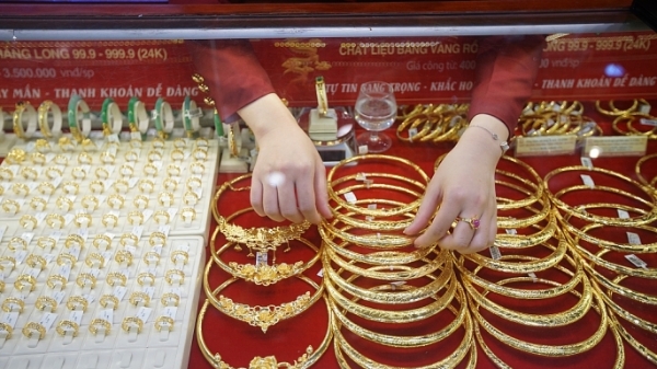 Giá vàng miếng SJC và vàng nhẫn đứng im sau 4 phiên sụt giá