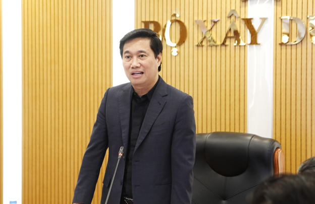 Thứ trưởng Bộ Xây dựng Nguyễn Tường Văn phát biểu tại hội nghị.