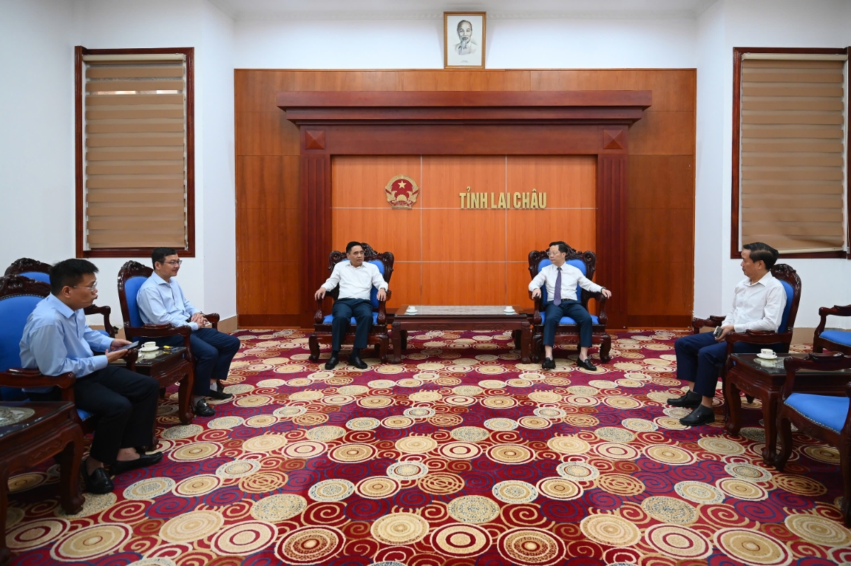 Thứ trưởng Bộ Nông nghiệp và Môi trường Nguyễn Quốc Trị làm việc với Lãnh đạo tỉnh Lai Châu.