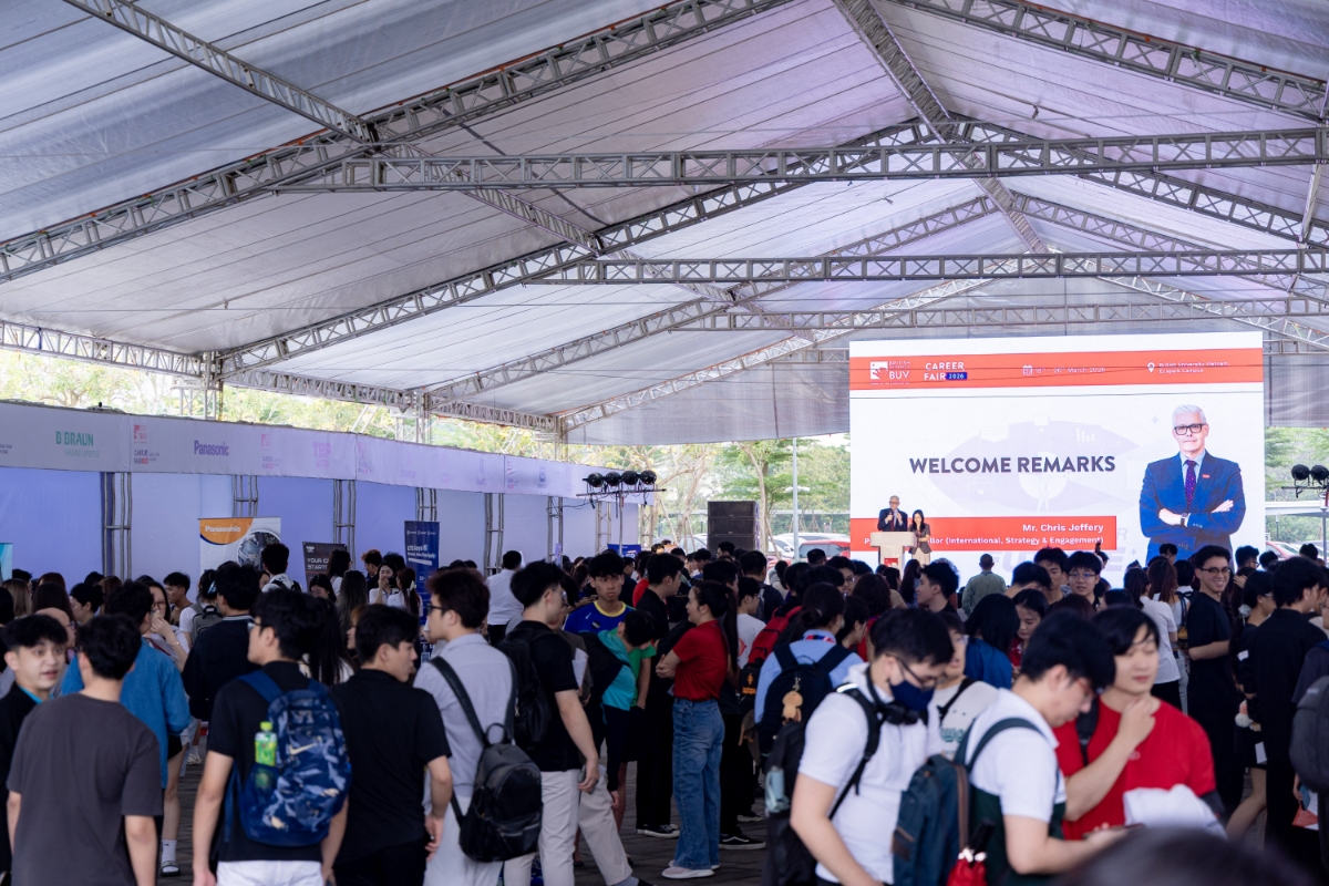 BUV Career Fair 2026 đã thu hút sự quan tâm mạnh mẽ từ toàn thể sinh viên trong trường. Ảnh: BUV.