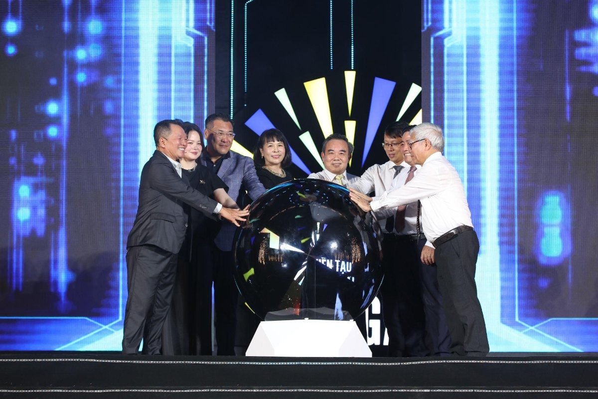 Khoảnh khắc thực hiện nghi thức “Kích hoạt tương lai”, đánh dấu bước chuyển sang giai đoạn phát triển mới của KDI Group.&nbsp;Ảnh:&nbsp;KDI Group.