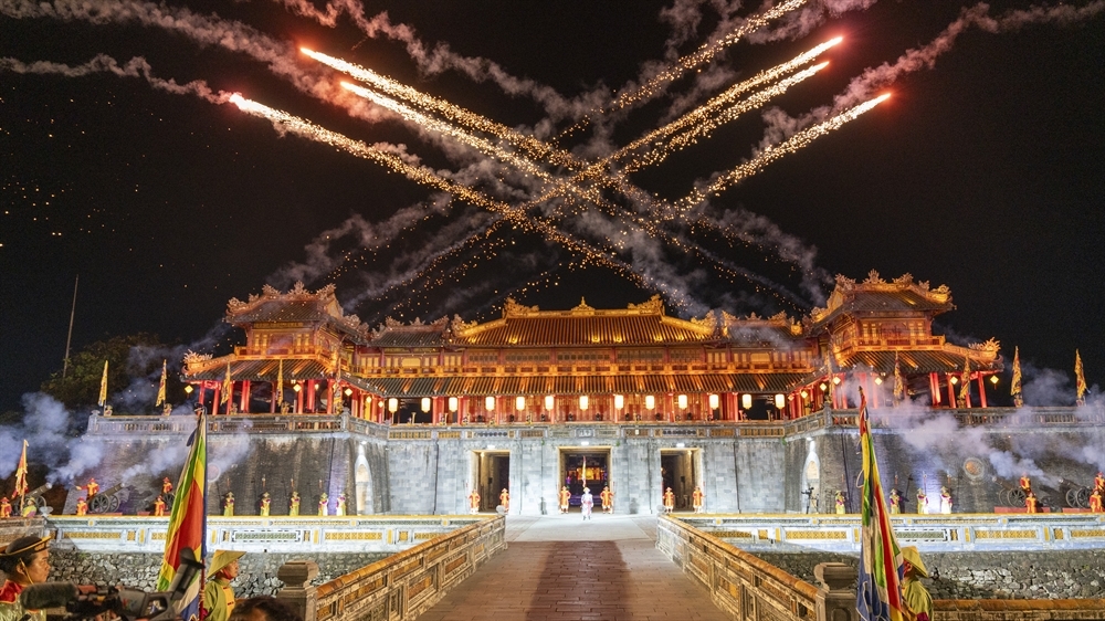 Không gian Hoàng cung về đêm lung linh ánh sáng trong chương trình “Hoàng cung Huyền ảo”