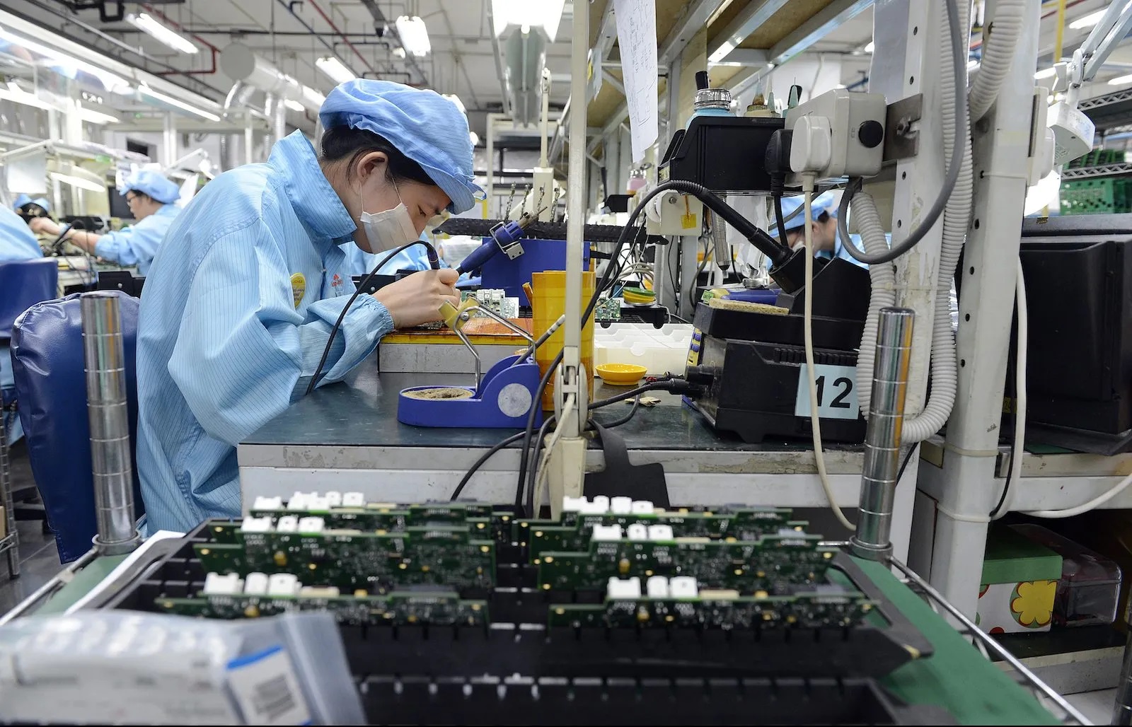 Hướng đi phù hợp của Việt Nam trong ngành bán dẫn là một “con đường ở giữa” – nơi không đòi hỏi nguồn lực quá lớn nhưng vẫn tạo ra giá trị. Ảnh minh họa