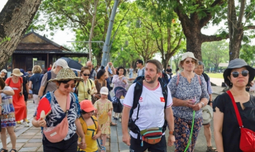 Du lịch Huế “bội thu” gần 1.000 tỷ đồng dịp Giỗ Tổ, sản phẩm đêm hút khách