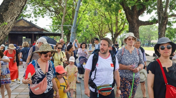 Du lịch Huế “bội thu” gần 1.000 tỷ đồng dịp Giỗ Tổ, sản phẩm đêm hút khách