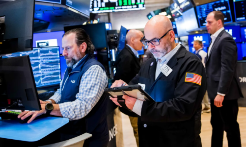 Chứng khoán Mỹ không ngừng lập kỷ lục dù giá dầu leo lên đỉnh 3 tuần