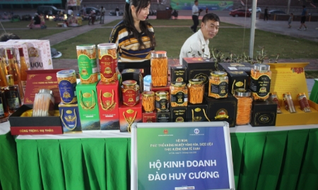 Một gian hàng OCOP của tỉnh Lai Châu. Ảnh: Chu Khôi.