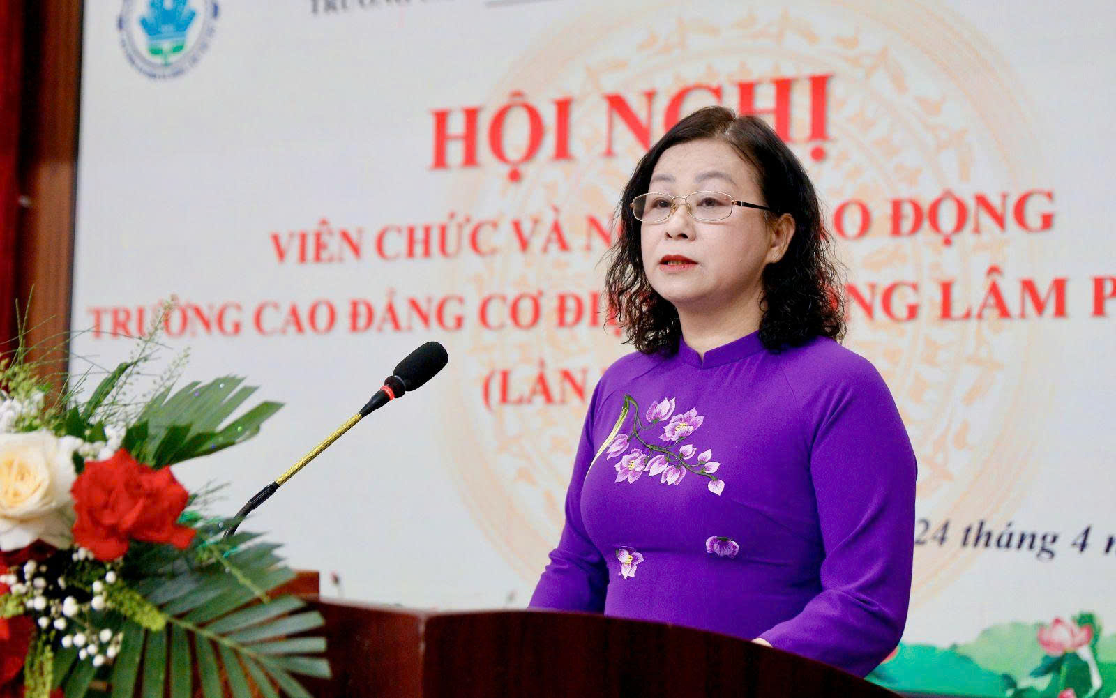 Bà Trần Thị Thúy Lan, Hiệu trưởng Trường Cao đẳng Cơ điện và Nông lâm Phú Thọ. Ảnh: NCCC.