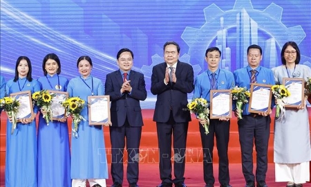 Chủ tịch Quốc hội: Công đoàn các cấp tập trung cho mục tiêu nâng cao năng suất lao động và tăng trưởng hai con số