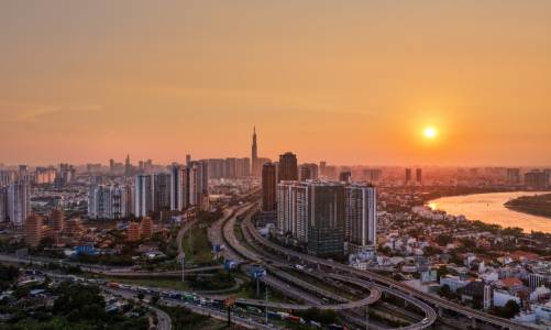 Lãi suất giảm, nhà đầu tư chuyển hướng tìm kiếm giá trị bền vững