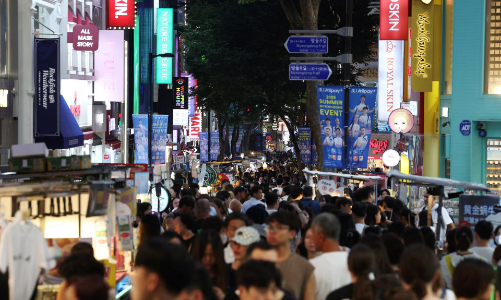 Chứng khoán trong nước lập kỷ lục, nhà đầu tư cá nhân Hàn Quốc vẫn đổ xô mua cổ phiếu Mỹ