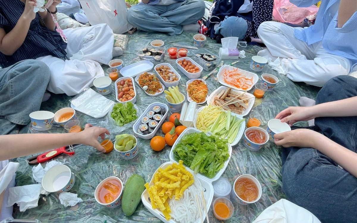 Nhiệt độ cao trong mùa hè chính là điều kiện lý tưởng để vi khuẩn phát triển nhanh chóng.