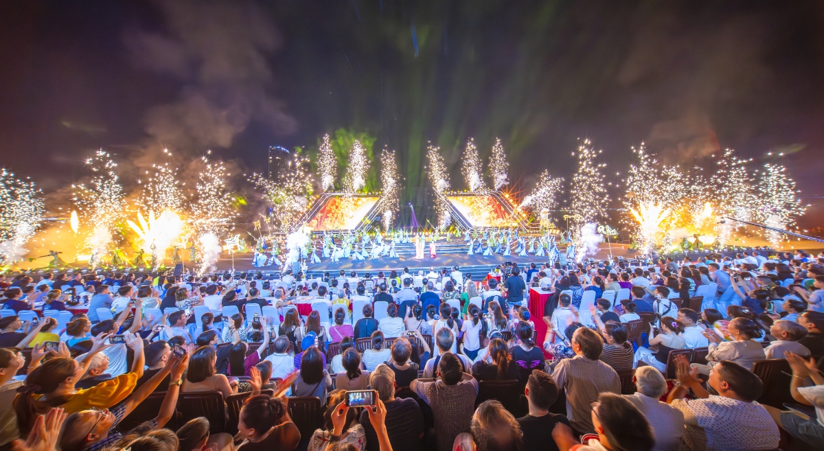 Hàng triệu khán giả trong nước và quốc tế hào hứng thưởng thức lễ hội pháo hoa quốc tế Đà Nẵng. Ảnh: Sun Group