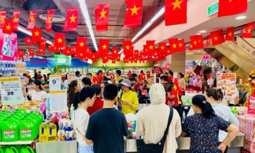 Nghỉ lễ dài ngày, sức mua tiêu dùng “rục rịch” tăng