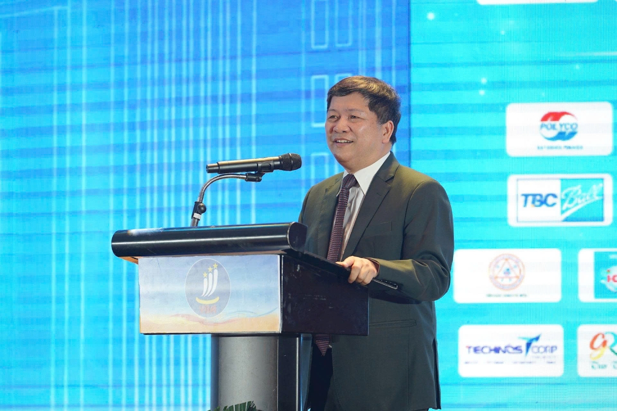 Ông Tạ Văn Hạ – Phó Chủ nhiệm Ủy ban Văn hóa và Giáo dục của Quốc hội phải biểu tại Lễ kỷ niệm