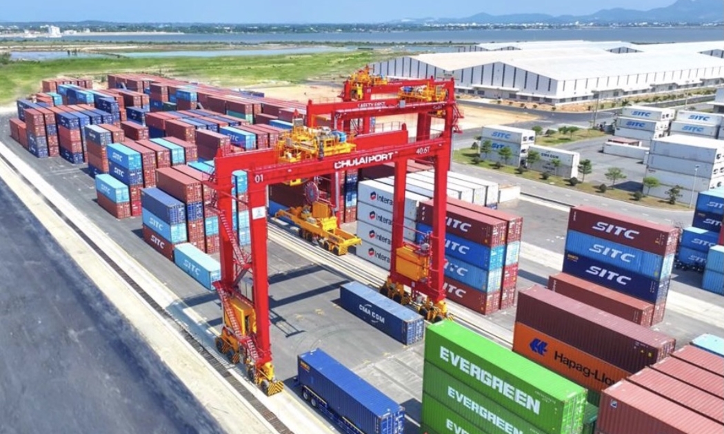 Thiết bị cẩu khung RTG có sức nâng 40 tấn tại Cảng Tam Hiệp-Khu kinh tế mở Chu Lai.