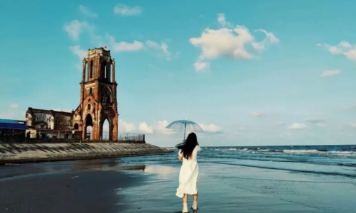 Vùng biển Ninh Bình thức giấc, thu hút khách du lịch 