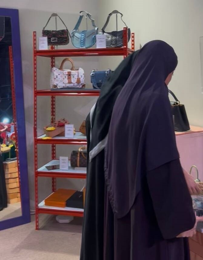 Định kiến của giới nhà giàu Arab Saudi ​​từng gắn liền với việc mua đồ cũ cũng đang dần biến mất.&nbsp;