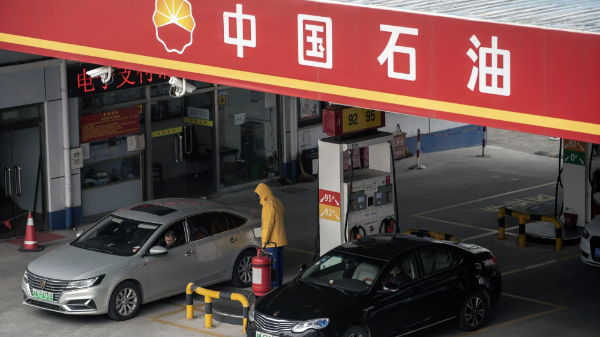 Trung Quốc có thể sắp nối lại xuất khẩu nhiên liệu máy bay, dầu diesel và xăng