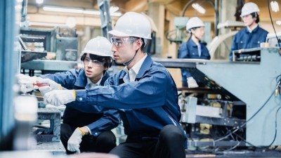 Hanoi announces 6 administrative procedures for foreign workers